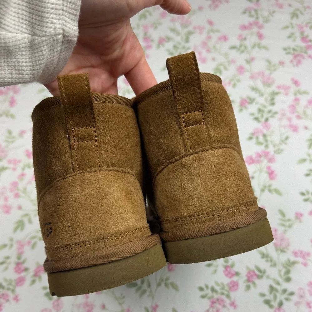 UGG Men’s Neumel Suede Casual Boots in Chesnut‎ 9